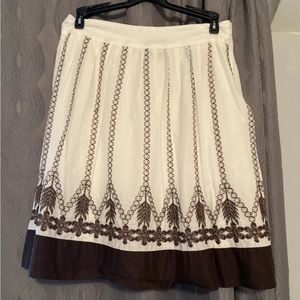Ann Taylor cream off-white with brown embroidery kneelength skirt, size 2